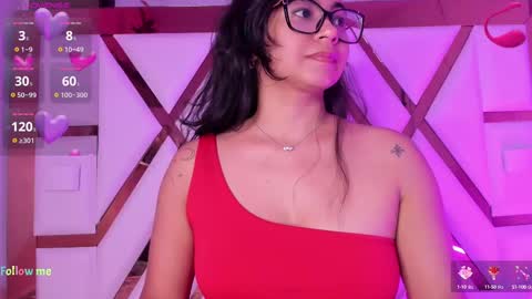Snapshot of mila_clum chatting on 10.07.25 Camila online show from 10.07.25