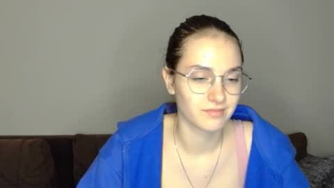 Snapshot of mila_keyy chatting on 09.08.25 mila_keyy online show from 09.08.25