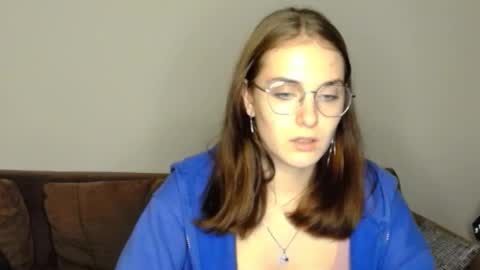 Snapshot of mila_keyy chatting on 09.15.25 mila_keyy online show from 09.15.25