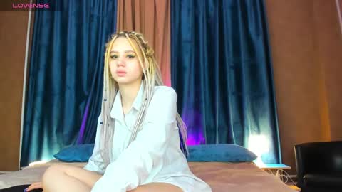 mila_kinor online show from 12.25.24