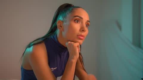 mila may  online show from 09.26.25