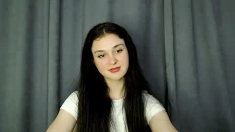 Snapshot of mila_rossee chatting on 07.30.26 Mila online show from 07.30.26