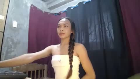 Snapshot of mila_seductressxx chatting on 05.23.26 mila_seductressxx online show from 05.23.26