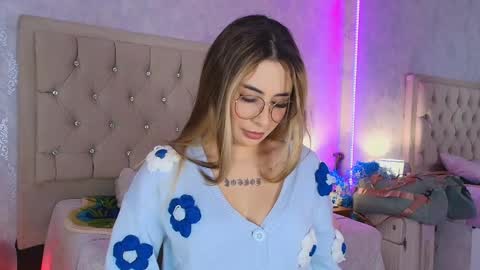 Snapshot of mila_smirnovavk chatting on 04.22.26 MILA online show from 04.22.26