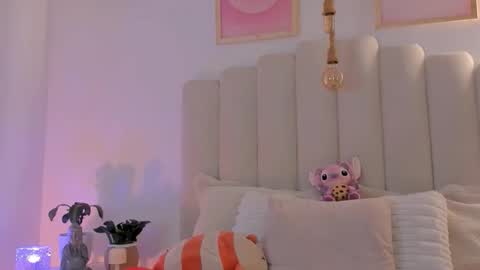 mila_stark333 online show from 04.11.26