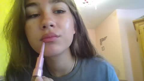Snapshot of mila_sweettempt chatting on 07.28.26 mila_sweettempt online show from 07.28.26