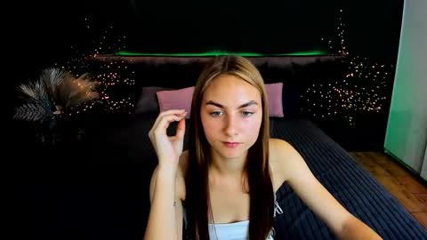 Snapshot of milaaddam chatting on 09.19.25 Milla online show from 09.19.25