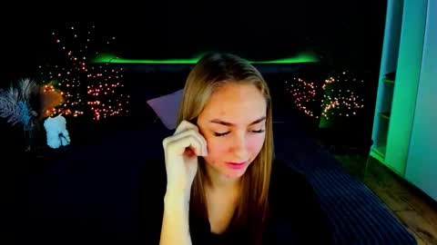 Snapshot of milaaddam chatting on 10.10.25 Milla online show from 10.10.25