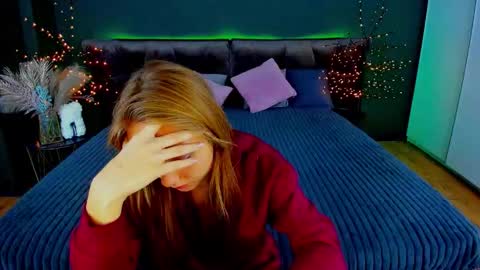 Snapshot of milaaddam chatting on 10.20.25 Milla online show from 10.20.25