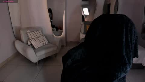 Mila online show from 09.23.25