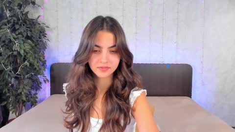Snapshot of milana_crystal_ chatting on 12.12.24 Milana online show from 12.12.24