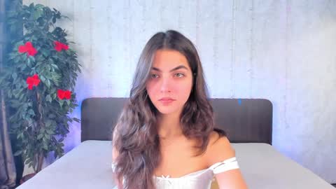 Snapshot of milana_crystal_ chatting on 12.13.24 Milana online show from 12.13.24
