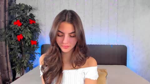 Snapshot of milana_crystal_ chatting on 12.15.24 Milana online show from 12.15.24