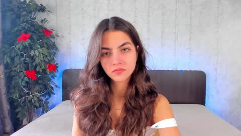 Snapshot of milana_crystal_ chatting on 12.17.24 Milana online show from 12.17.24