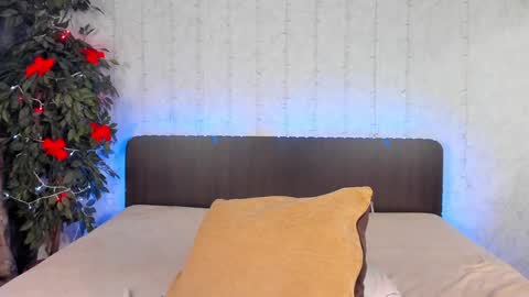 Snapshot of milana_crystal_ chatting on 12.17.24 Milana online show from 12.17.24