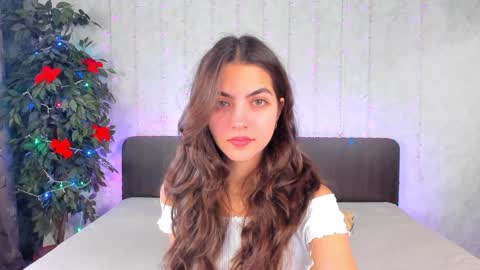 Snapshot of milana_crystal_ chatting on 12.19.24 Milana online show from 12.19.24