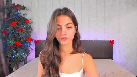 Snapshot of milana_crystal_ chatting on 12.20.24 Milana online show from 12.20.24