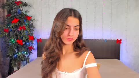 Snapshot of milana_crystal_ chatting on 12.23.24 Milana online show from 12.23.24