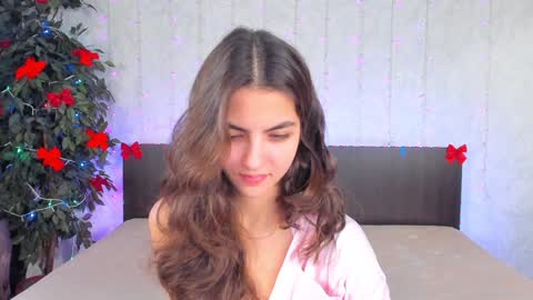 Snapshot of milana_crystal_ chatting on 12.29.24 Milana online show from 12.29.24