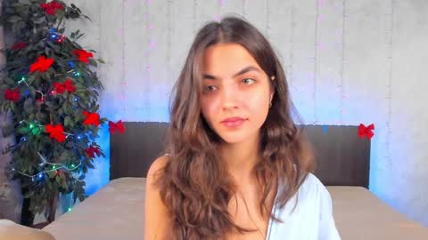 Snapshot of milana_crystal_ chatting on 12.30.24 Milana online show from 12.30.24
