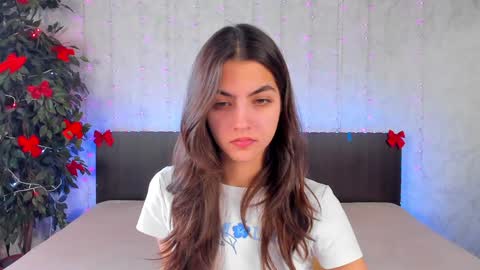 Snapshot of milana_crystal_ chatting on 01.13.25 Milana online show from 01.13.25