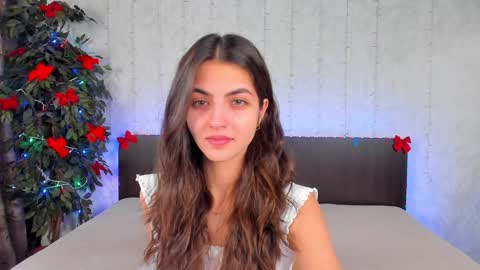 Snapshot of milana_crystal_ chatting on 01.17.25 Milana online show from 01.17.25