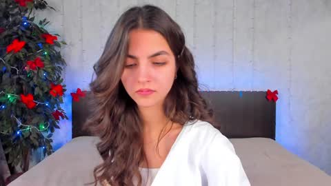 Snapshot of milana_crystal_ chatting on 01.19.25 Milana online show from 01.19.25