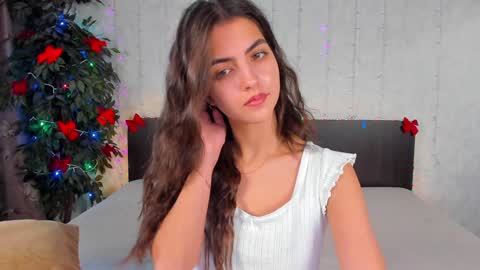 Snapshot of milana_crystal_ chatting on 01.27.25 Milana online show from 01.27.25