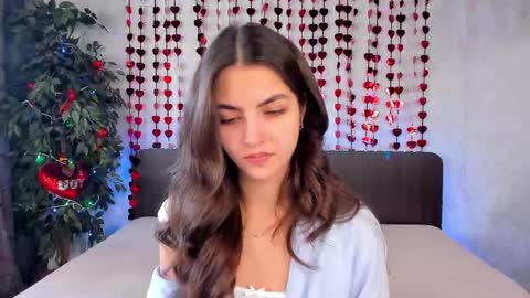 Snapshot of milana_crystal_ chatting on 02.11.25 Milana online show from 02.11.25