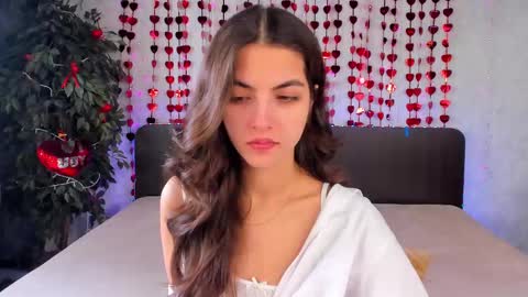 Snapshot of milana_crystal_ chatting on 02.20.25 Milana online show from 02.20.25