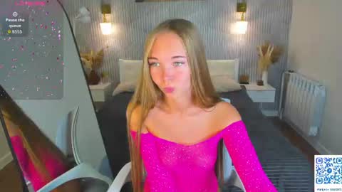 Snapshot of milana_sorrento chatting on 06.22.26 Milana online show from 06.22.26