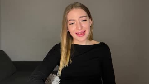 Milana online show from 02.15.25