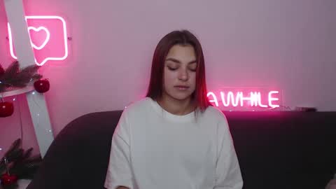 Snapshot of milanaangelas chatting on 12.17.24 milanaangelas online show from 12.17.24