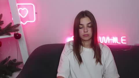Snapshot of milanaangelas chatting on 12.28.24 milanaangelas online show from 12.28.24