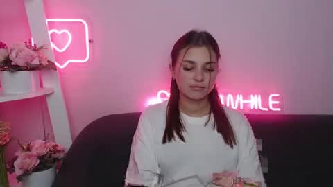 Snapshot of milanaangelas chatting on 01.10.25 milanaangelas online show from 01.10.25
