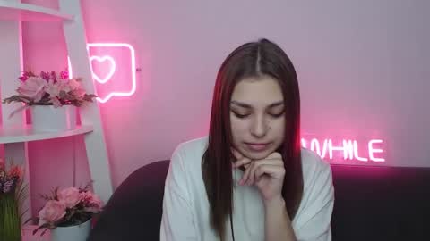 Snapshot of milanaangelas chatting on 01.19.25 milanaangelas online show from 01.19.25