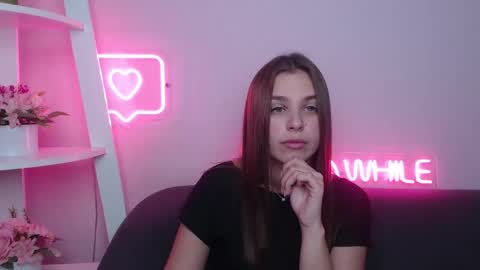 Snapshot of milanaangelas chatting on 02.15.25 milanaangelas online show from 02.15.25