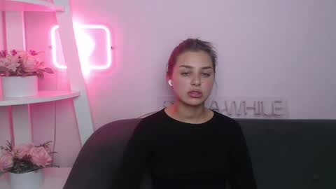 Snapshot of milanaangelas chatting on 10.18.25 milanaangelas online show from 10.18.25