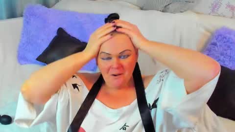 Snapshot of milanabiegert chatting on 02.09.25 Lana online show from 02.09.25