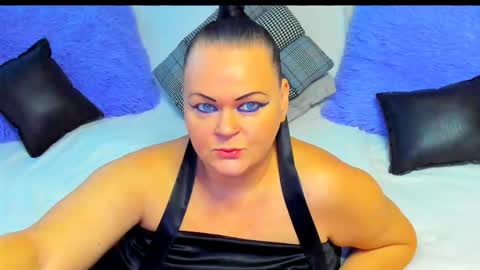 Snapshot of milanabiegert chatting on 11.24.25 Lana online show from 11.24.25