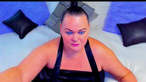 Snapshot of milanabiegert chatting on 12.03.25 Lana online show from 12.03.25