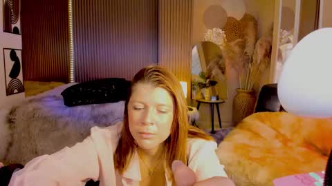 Snapshot of milaniminxx chatting on 03.20.26 aya online show from 03.20.26