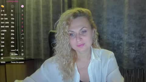 Snapshot of milanna_x chatting on 09.15.25 milanna_x online show from 09.15.25