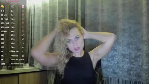 Snapshot of milanna_x chatting on 09.21.25 milanna_x online show from 09.21.25