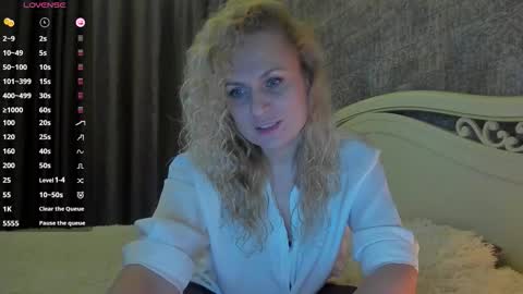 Snapshot of milanna_x chatting on 09.24.25 milanna_x online show from 09.24.25