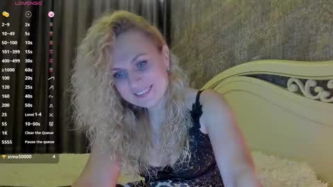 Snapshot of milanna_x chatting on 09.25.25 milanna_x online show from 09.25.25