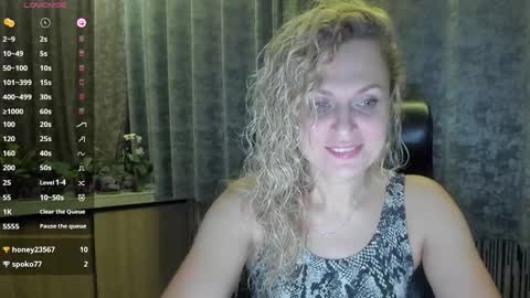 Snapshot of milanna_x chatting on 10.01.25 milanna_x online show from 10.01.25