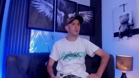 Snapshot of milanwhite_ chatting on 02.23.26 MILAN online show from 02.23.26