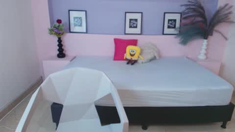 Snapshot of milarose4 chatting on 12.12.24 Mila Rose online show from 12.12.24