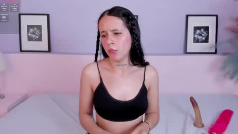 Snapshot of milarose4 chatting on 01.30.25 Mila Rose online show from 01.30.25